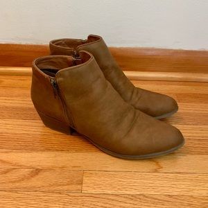Faux leather Esprit booties